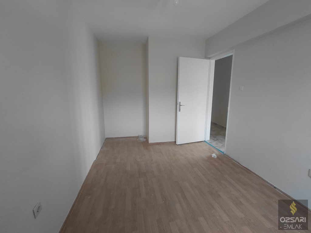 BORNOVA EVKA 4 FULL YAPILI GÜNEY CEPHE DOĞALGAZLI 3+1 KİRA...