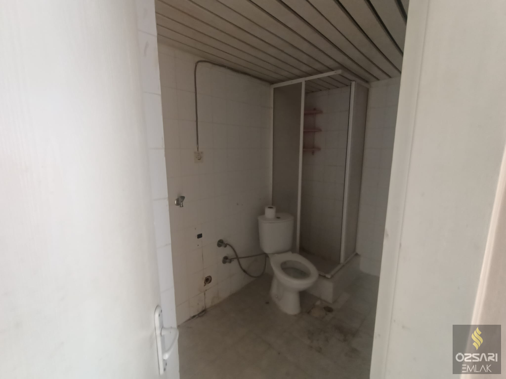 BORNOVA EVKA 4 3+1 DOĞALGAZLI KİRALIK DAİRE