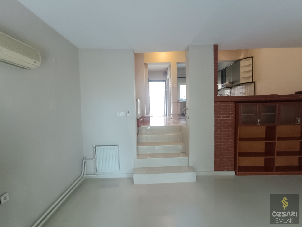 BORNOVA ATATÜRK MAHALLESİNDE MÜSTAKİL 3+1DUBLEKS BAHÇELİ SATILIK