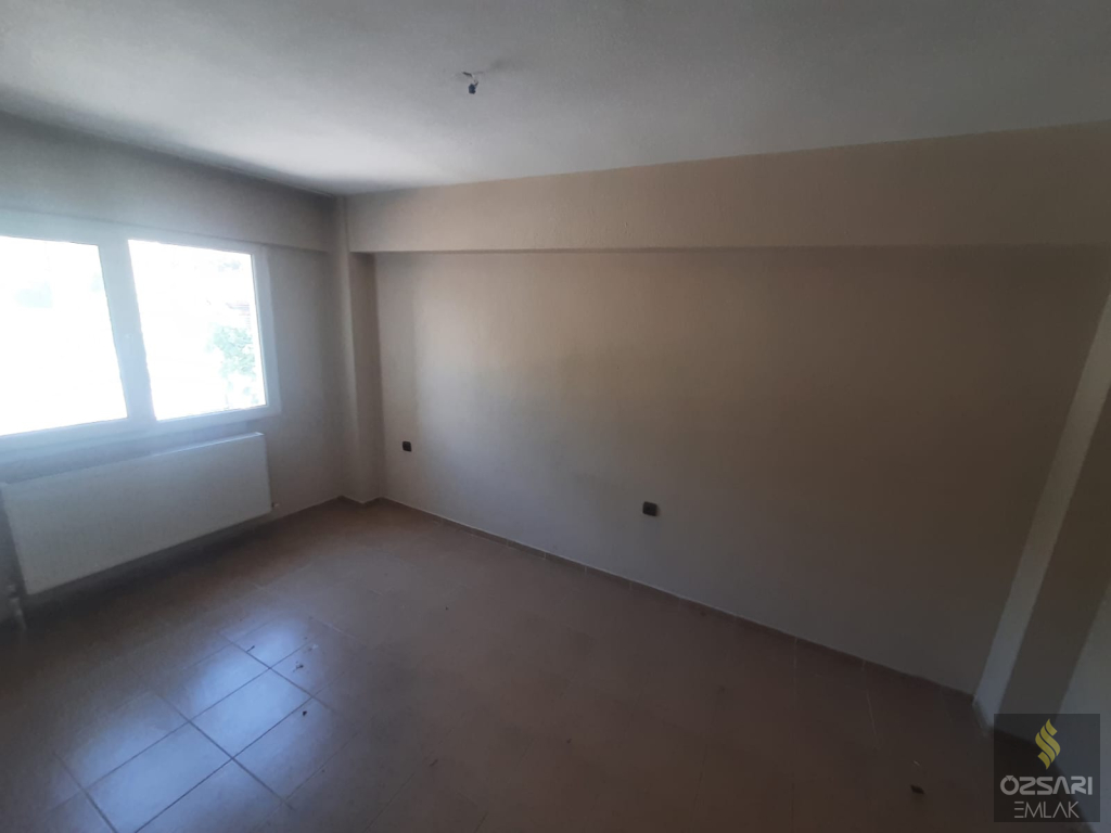 Bornova İnönü mah. 2+1 geniş doğalgazlı kiralık Daire