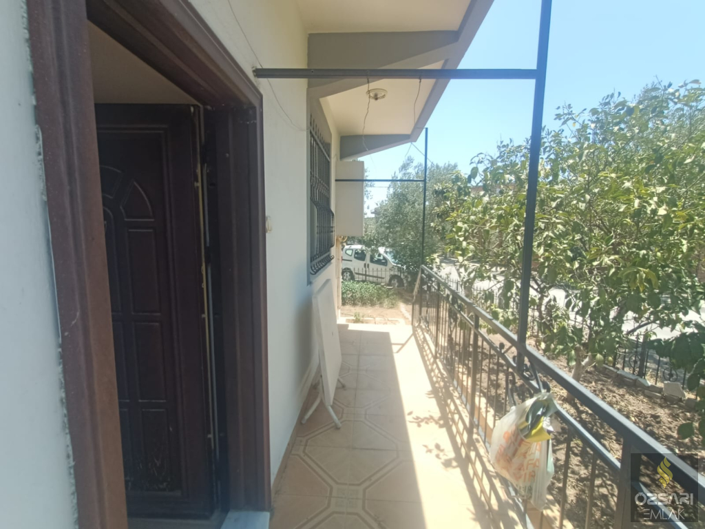 BORNOVA İNÖNÜ MAHALLESİNDE 2+1 DOĞALGAZLI KİRALIK DAİRE