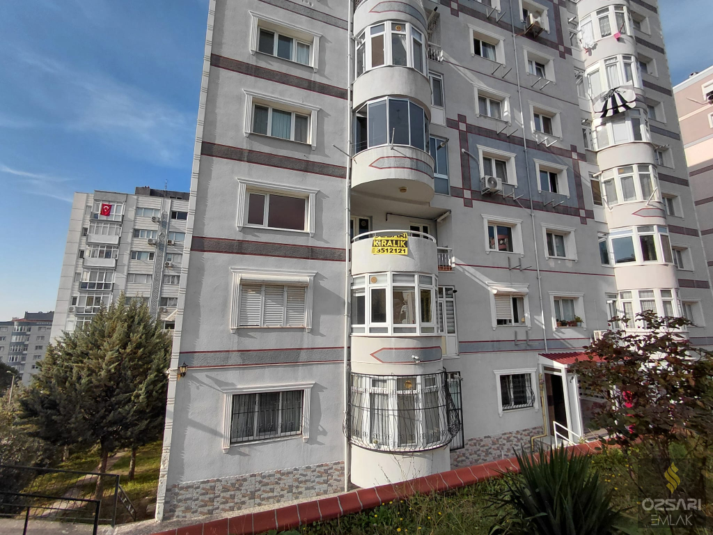 BORNOVA EVKA 4 3+1 YAPILI DOĞALGAZLI KİRALIK DAİRE