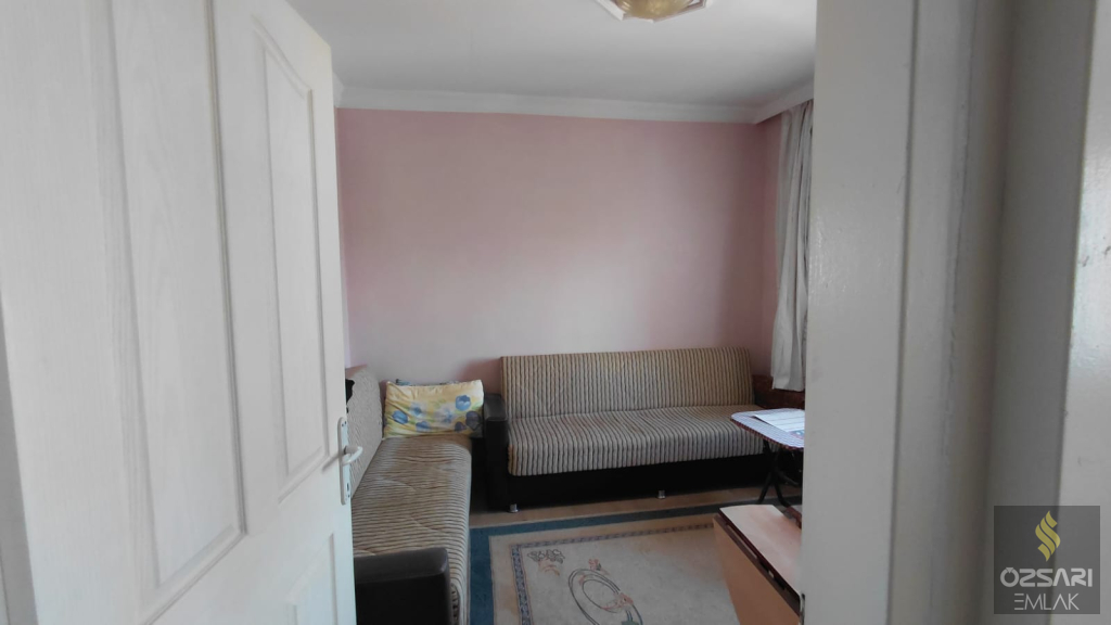 BUCA EVKA 1 DE DOĞALGAZLI ACİL SATILIK FIRSAT DAİRE