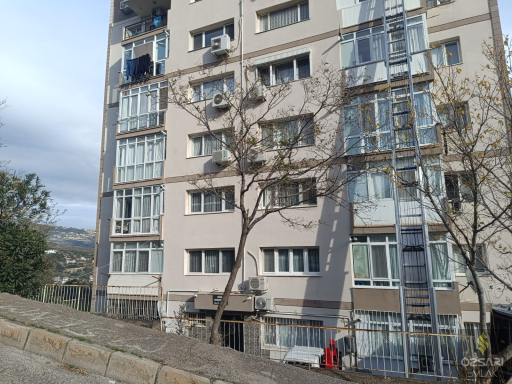 BORNOVA EVKA4 FULL YAPILI 2+1 SATILIK KAPALI MUTFAK DAİRE