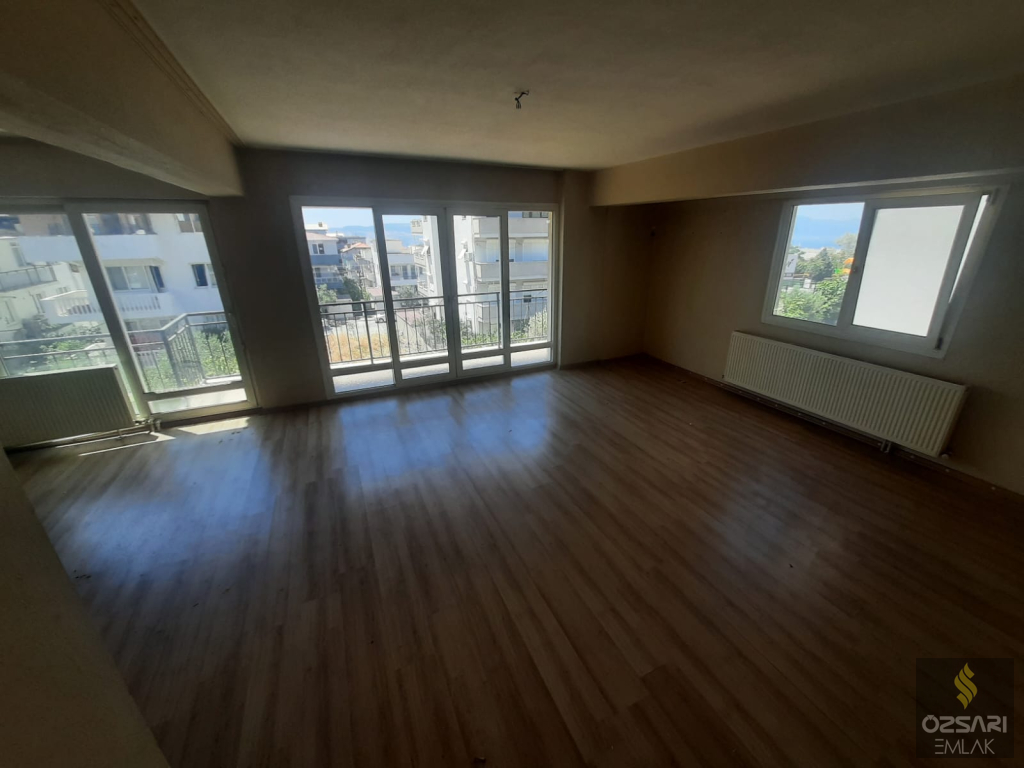 Bornova İnönü mah. 2+1 geniş doğalgazlı kiralık Daire