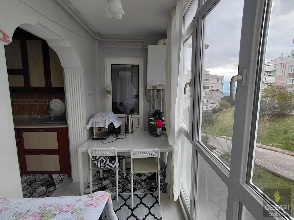 BORNOVA EVKA4 FULL YAPILI 2+1 SATILIK KAPALI MUTFAK DAİRE