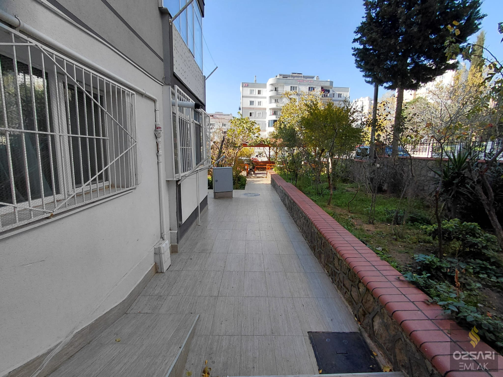 BORNOVA EVKA 4 DE 1+1 FİYATINA 2+1 KAPALI MUTFAK GÜNEY CEPHE SATILIK DAİRE