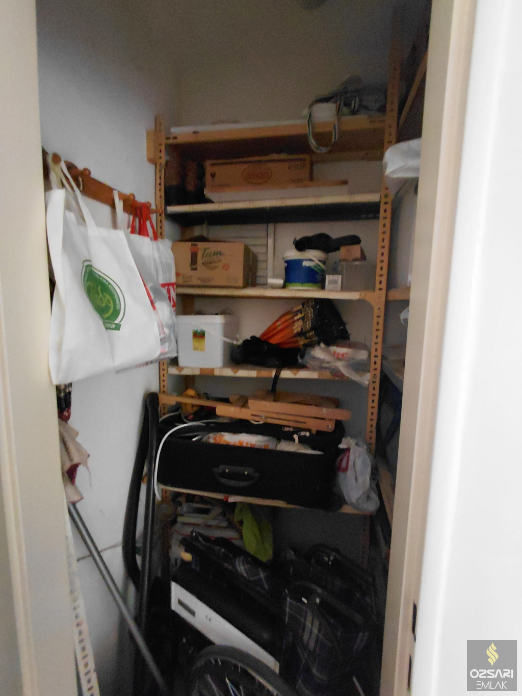 BORNOVA EVKA 4 YAPILI DENİZ MANZARALI 2+1 KAPALI MUTFAK FIRSAT DAİRE