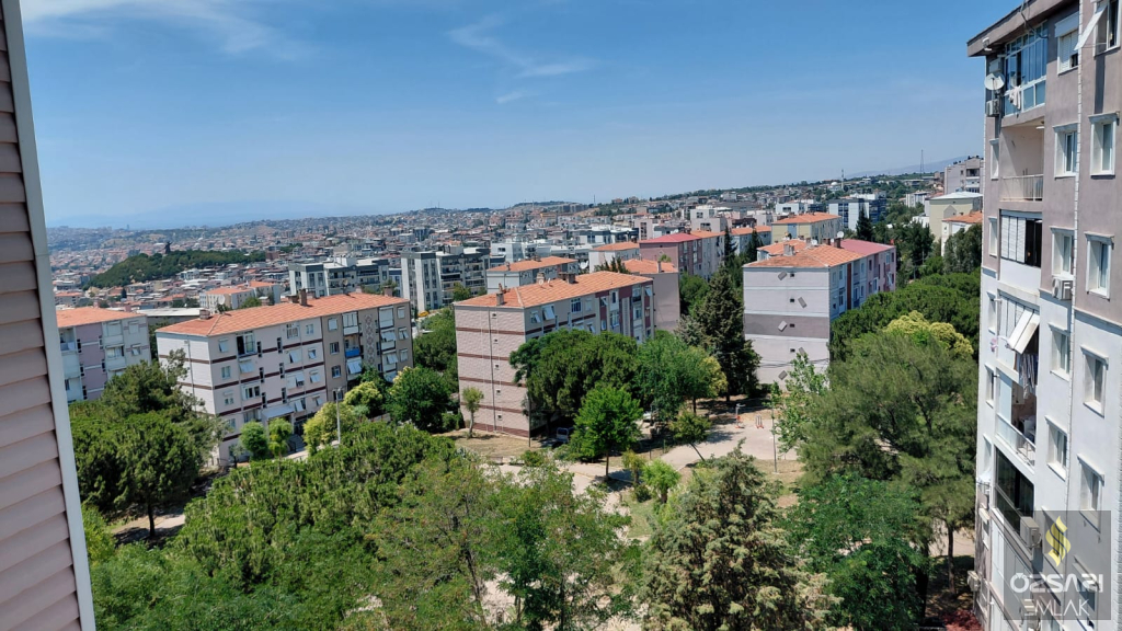 BUCA EVKA 1 DE DOĞALGAZLI ACİL SATILIK FIRSAT DAİRE