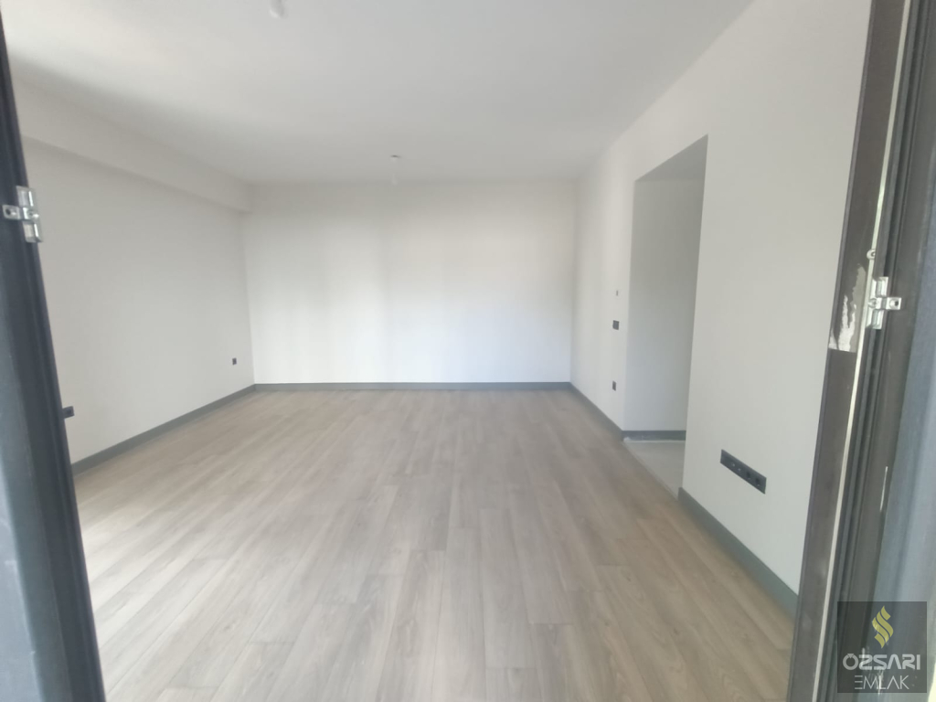 BAYRAKLI\'DA YÜZBAŞI HAKKI CADDESİNE YAKIN 3+1 SIFIR DAİRE