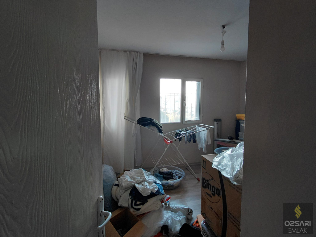 BORNOVA EVKA 4 DE 1+1 FİYATINA 2+1 KAPALI MUTFAK GÜNEY CEPHE SATILIK DAİRE