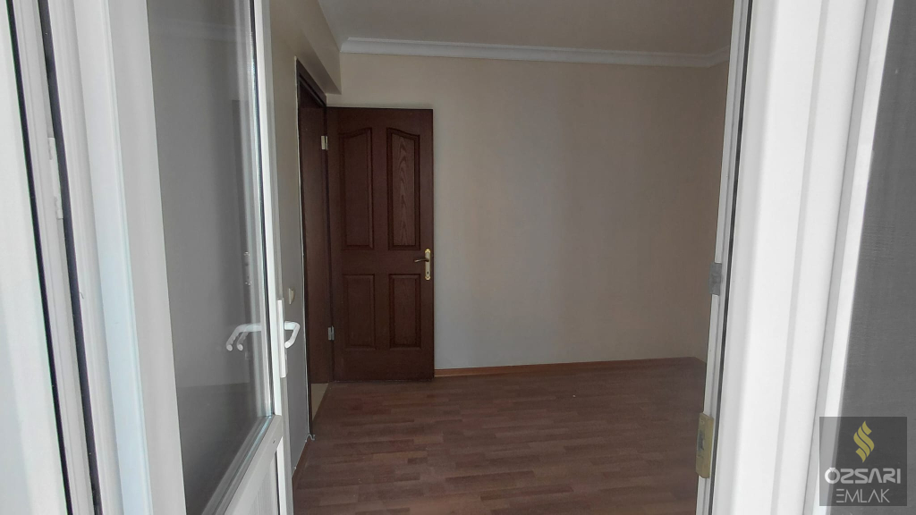 BAYRAKLI OSMAN GAZİ ASKERLİK ŞUBESİ ÇAPRAZI FULL YAPILI DOĞAL GAZLI FERAH DAİRE