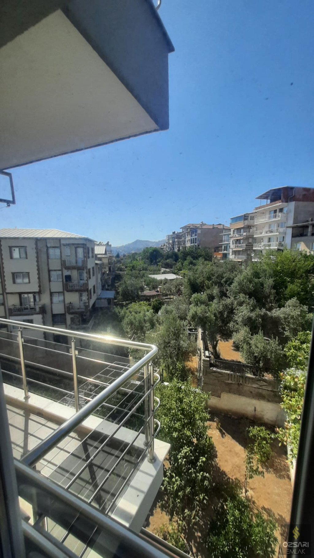 Bornova Atatürk mah. kiralık 3+1 doğalgazlı ve klimalı daire
