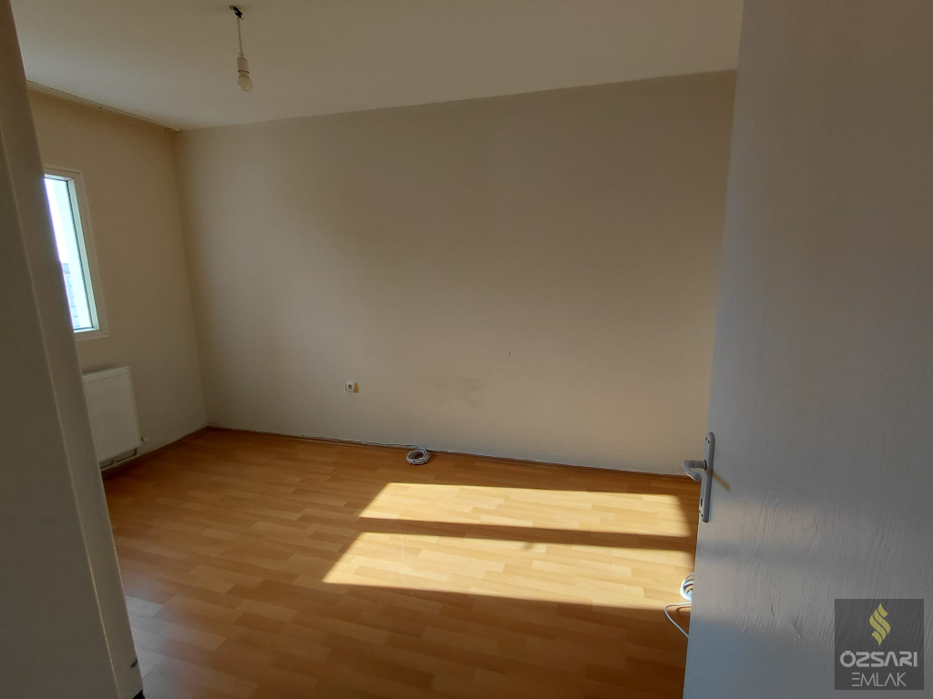 BORNOVA EVKA 4 3+1 YAPILI DOĞALGAZLI KİRALIK DAİRE