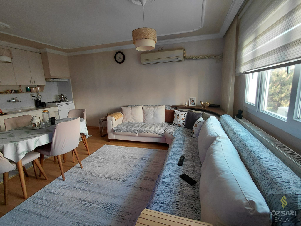 BORNOVA EVKA 4 2+1 DOĞALGAZLI SATILIK DAİRE