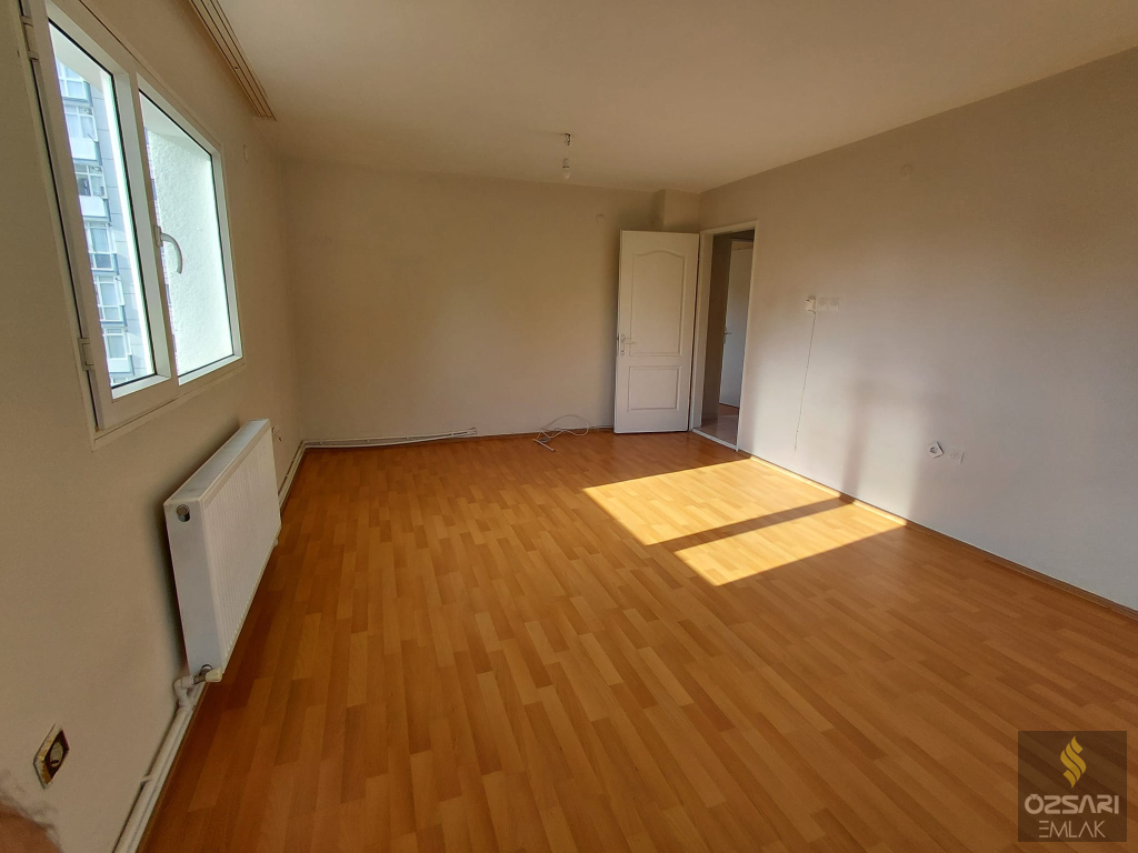 BORNOVA EVKA 4 3+1 YAPILI DOĞALGAZLI KİRALIK DAİRE