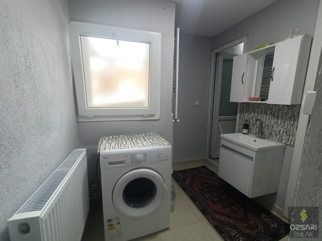 BORNOVA ÇAMDİBİ YILDIRIM BEYAZITTA SATILIK FERAH YAPILI 2+1 SATILIK KUPON DAİRE