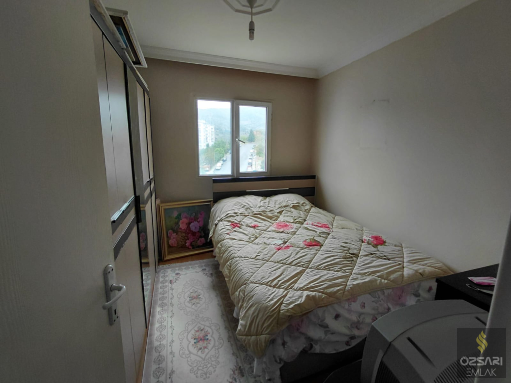 BORNOVA EVKA 4 YAPILI DENİZ MANZARALI 2+1 KAPALI MUTFAK FIRSAT DAİRE