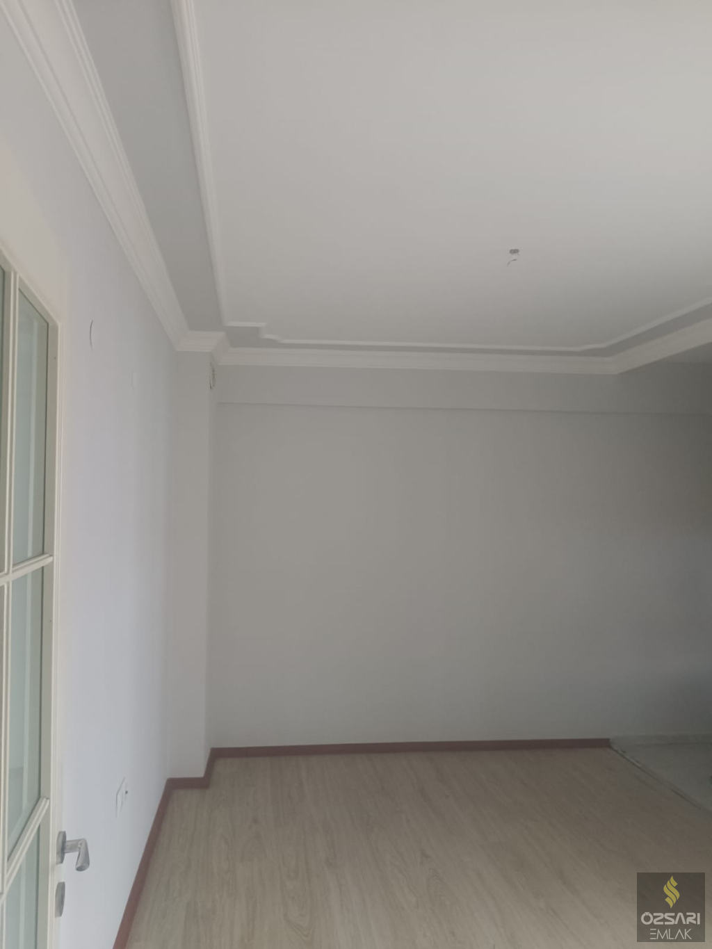 BAYRAKLIDA 2+1 AÇIK MUTFAK  YENİ BİNA  KİRALIK