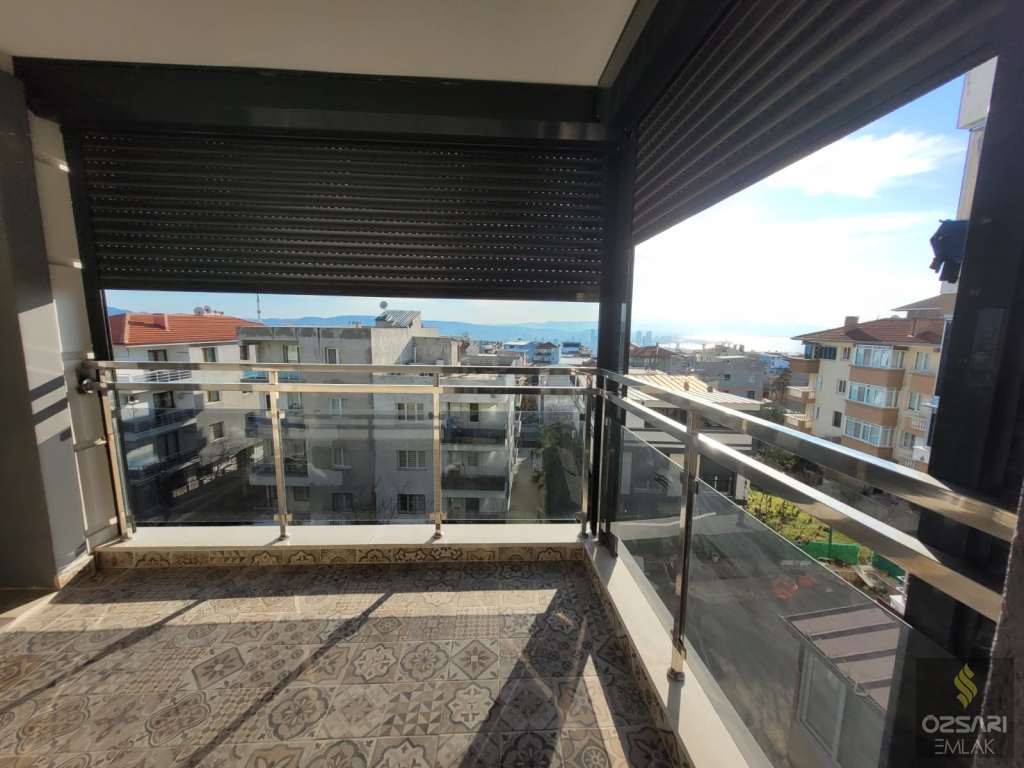 Bornova İnönü mah. 2+1 doğalgazlı klimalı, Deniz manzaralı kiralık DairE