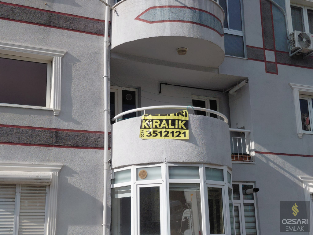 BORNOVA EVKA 4 3+1 YAPILI DOĞALGAZLI KİRALIK DAİRE