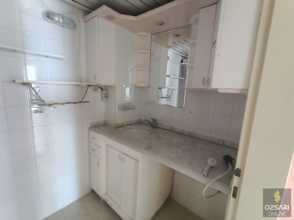 BORNOVA EVKA 4 2+1 DENİZ MANZARALI KİRALIK DAİRE