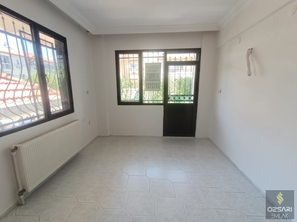 BORNOVA İNÖNÜ MAHALLESİ SEYİT ŞANLI LİSESİNİN ARKASINDA KİRALIK DOĞALGAZLI DAİRE