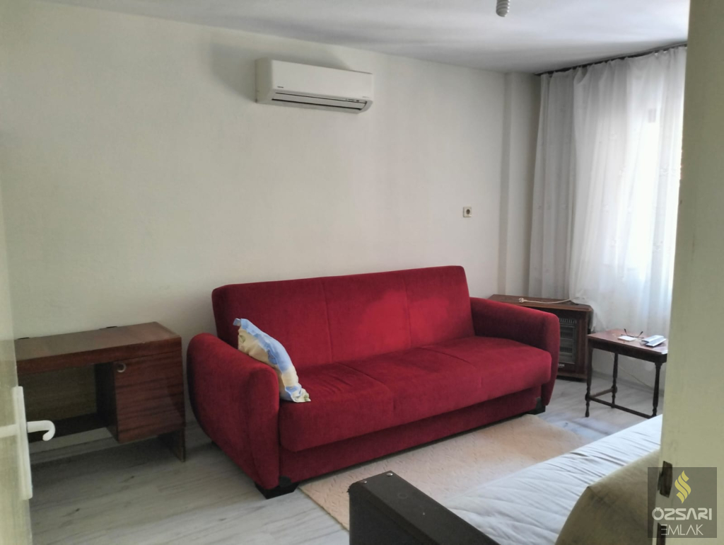 BORNOVA İNÖNÜ MAHALLESİNDE FULL EŞYALI KLİMALI KİRALIK DAİRE