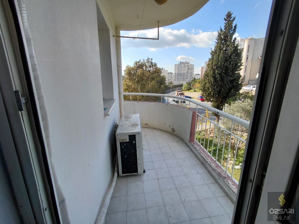 BORNOVA EVKA 4 2+1 AÇIK MUTFAK DOĞALGAZLI KİRALIK DAİRE