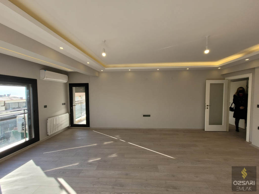 Bornova İnönü mah. 2+1 doğalgazlı klimalı,Deniz ve Bahçe manzaralı kiralık Daire