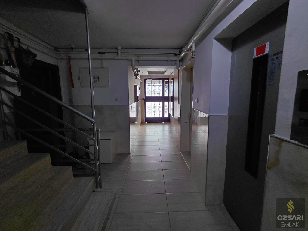 BORNOVA EVKA 4 DE 1+1 FİYATINA 2+1 KAPALI MUTFAK GÜNEY CEP...