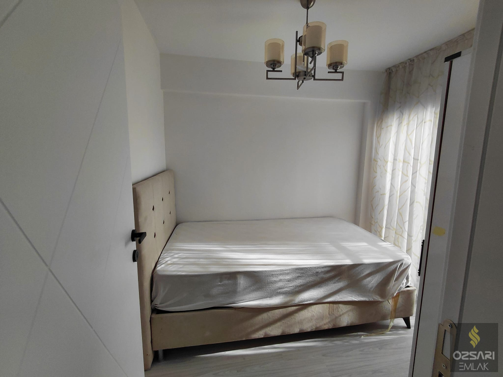 BORNOVA ATATÜRK MAHALLESİNDE 1+1 İKİADET FULL EŞYALI KLİMALI KİRALIK DAİRE YENİ