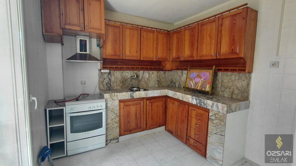 BORNOVA İNÖNÜ MAHALLESİNDE 3+1 KİRALIK DAİRE