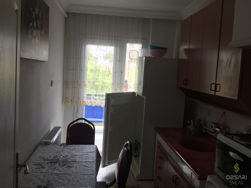 BORNOVA EVKA 4 MAHALLESİNDE FULL EŞYALI DOĞALGAZLI KLİMALI KİRALIK DAİRE