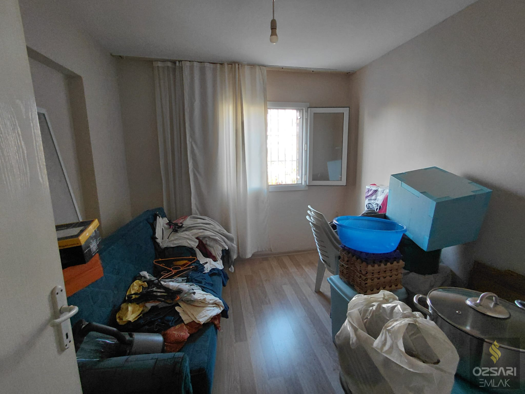 BORNOVA EVKA 4 DE 1+1 FİYATINA 2+1 KAPALI MUTFAK GÜNEY CEPHE SATILIK DAİRE