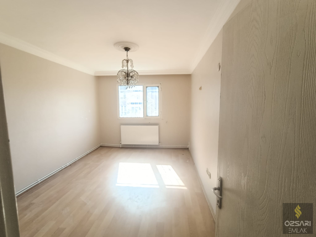 BORNOVA EVKA 4 3+1 DOĞALGAZLI KİRALIK DAİRE