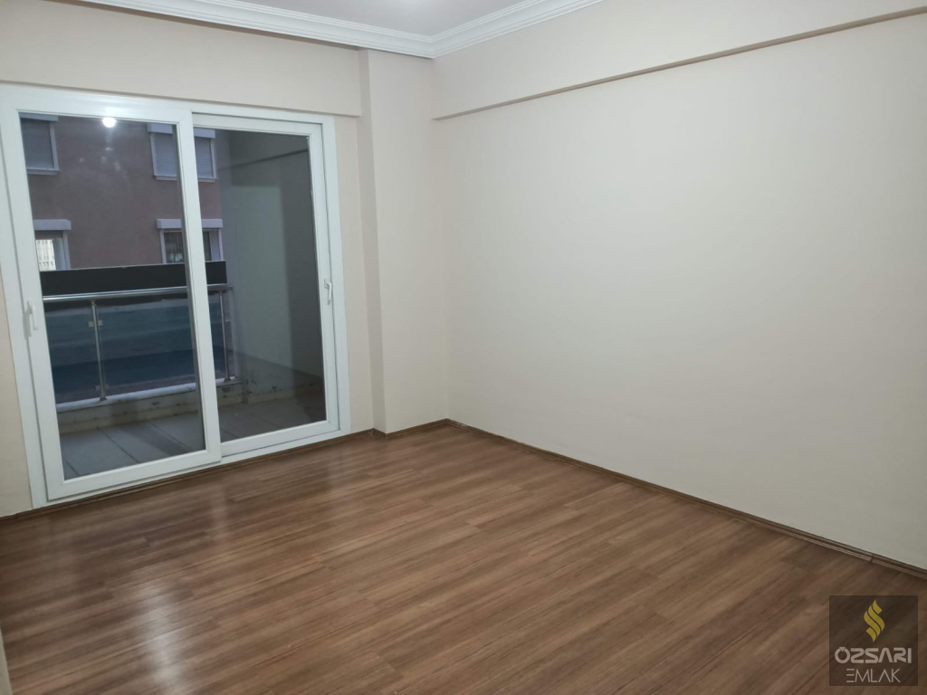 Bayraklı Adalet mah. 3+1 yapılı doğalgazlı kiralık Daire