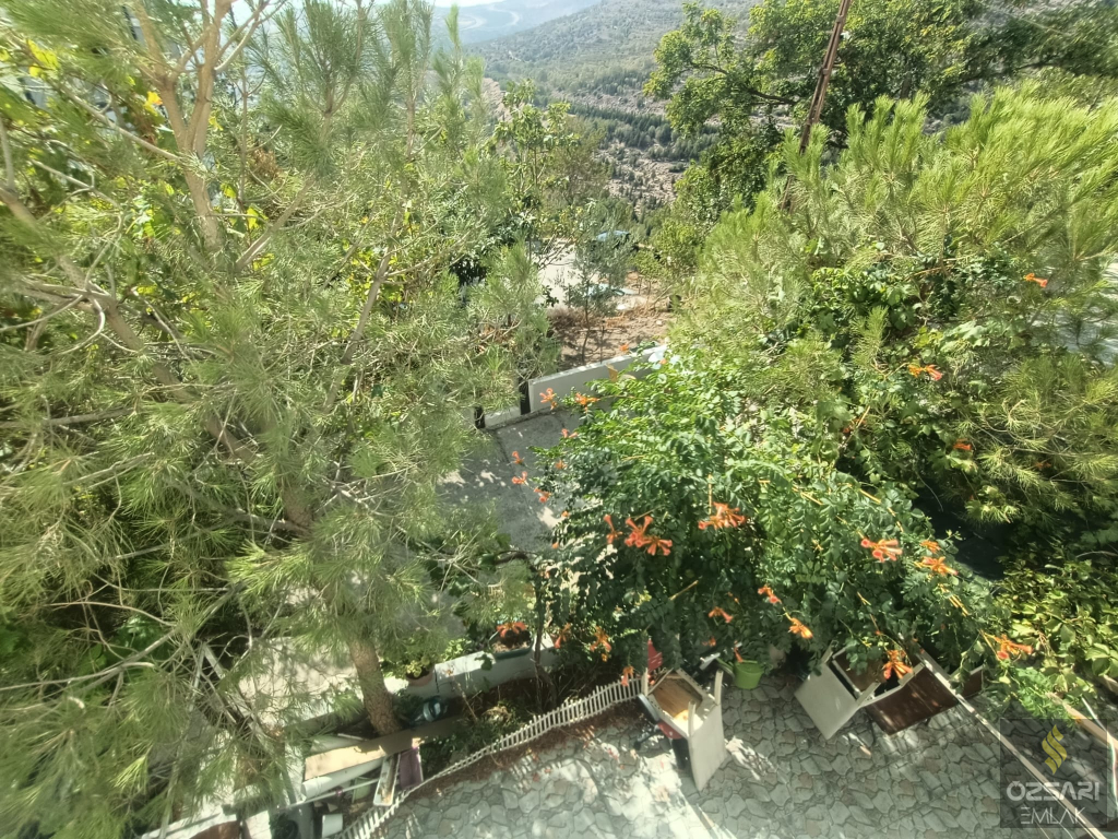 BORNOVA EVKA 4 3+1 DOĞALGAZLI KİRALIK DAİRE