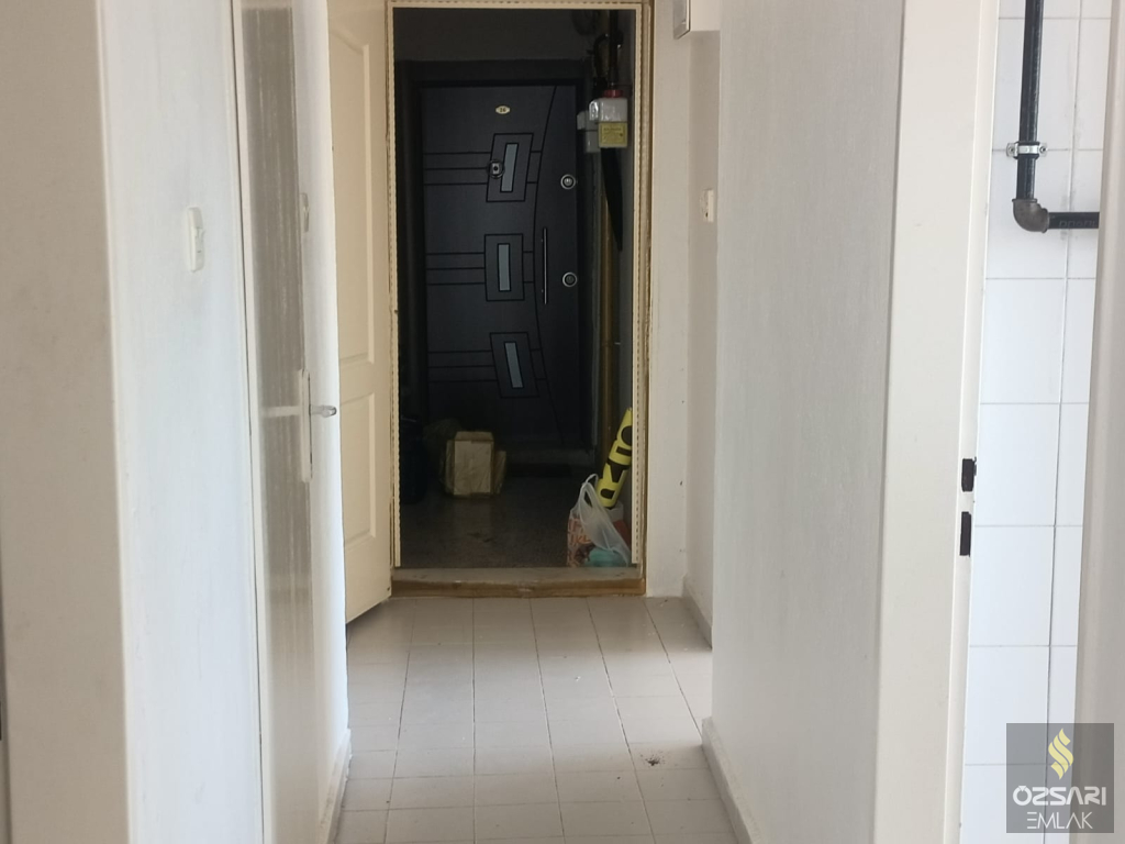 BORNOVA EVKA 4  MİGROS KARŞISI 2+1 DOĞALGAZLI KİRALIK DAİRE