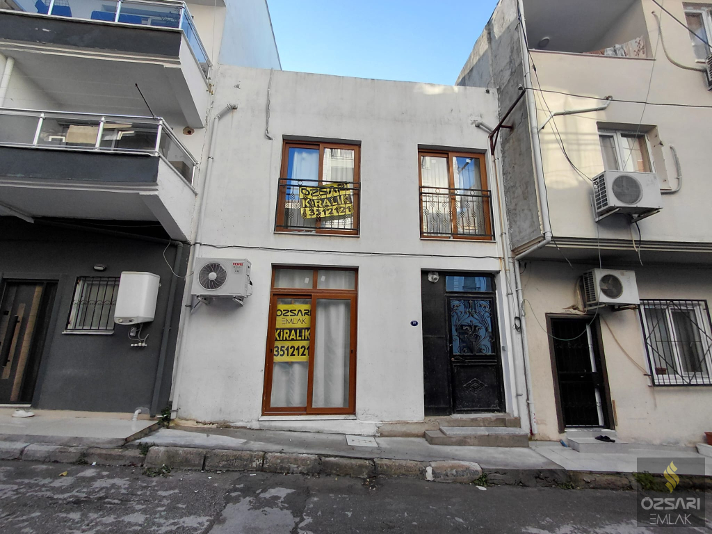 BORNOVA ATATÜRK MAHALLESİNDE 1+1 İKİADET FULL EŞYALI KLİMALI KİRALIK DAİRE YENİ