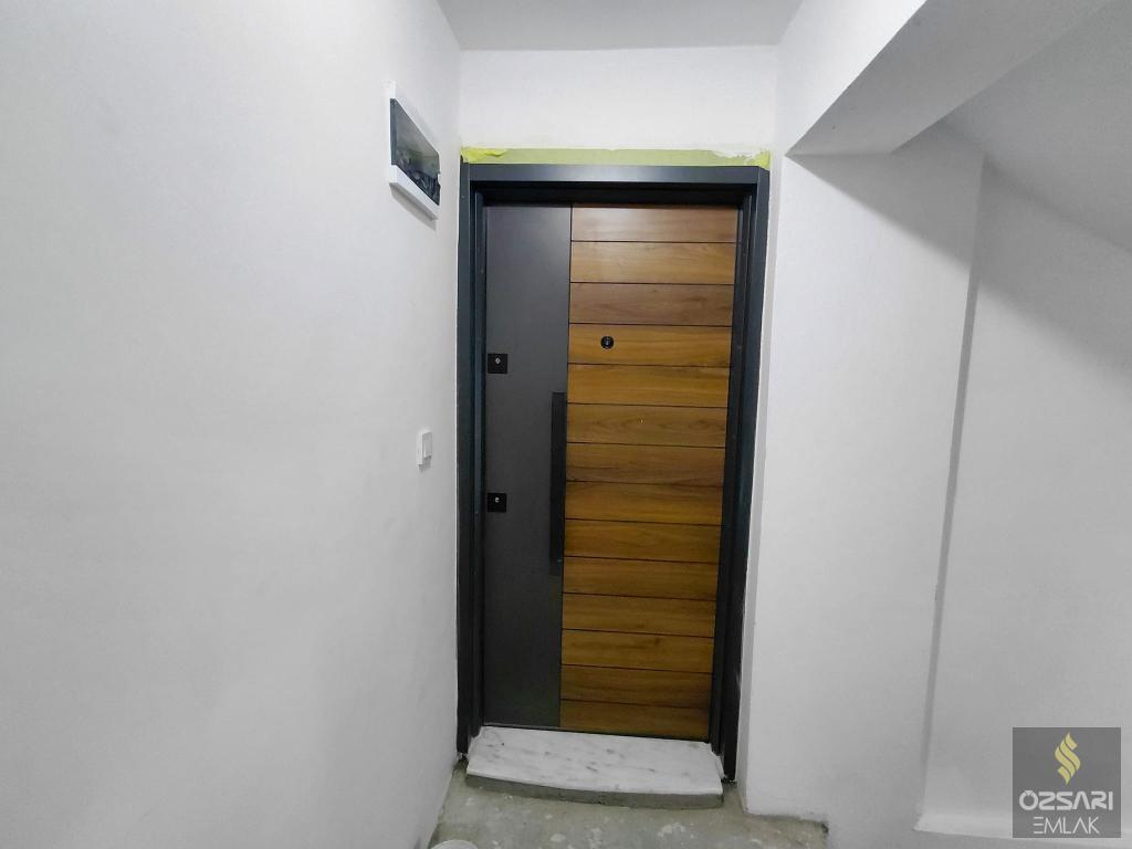 BORNOVA ATATÜRK MAHALLESİNDE 1+1 İKİADET FULL EŞYALI KLİMALI KİRALIK DAİRE YENİ