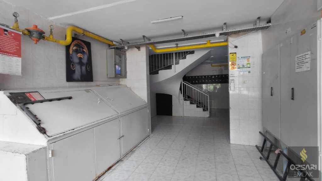BUCA EVKA 1 DE DOĞALGAZLI ACİL SATILIK FIRSAT DAİRE