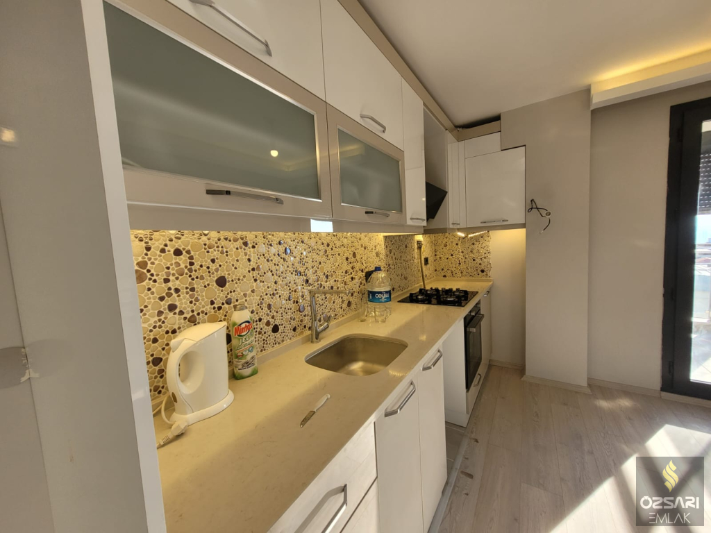 Bornova İnönü mah. 2+1 doğalgazlı klimalı, Deniz manzaralı kiralık DairE