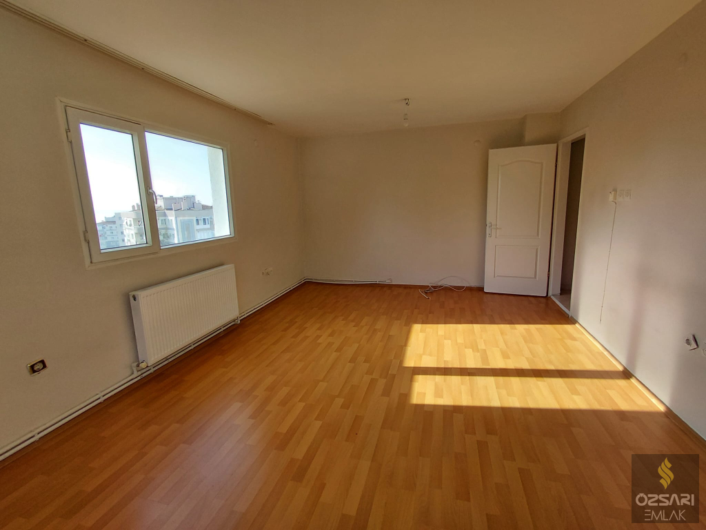 BORNOVA EVKA 4 3+1 YAPILI DOĞALGAZLI KİRALIK DAİRE